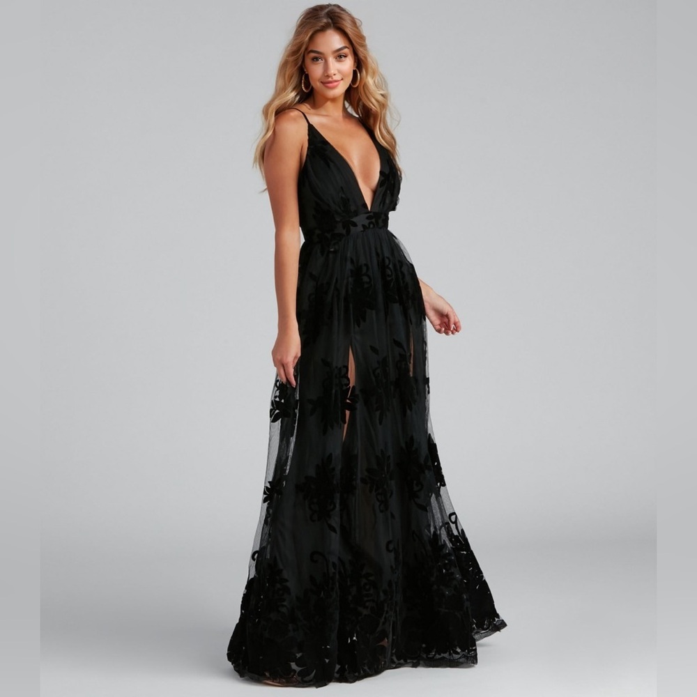 Black lace maxi dress